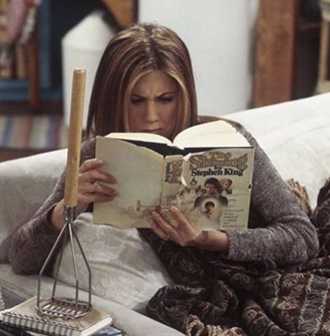 Horror Books, Rachel Green, Woman Reading, Girl Reading, Green Books, Friends Tv Show, Friends Tv, Tv Episodes, The Shining