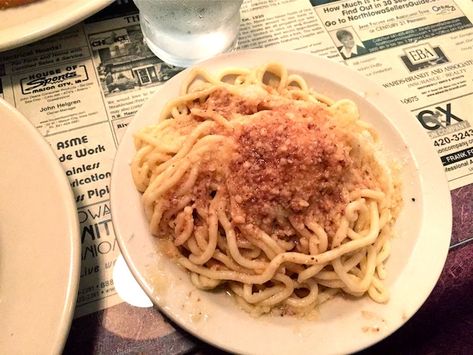 The even more famous Greek Spaghetti from Northwestern Steakhouse in Mason City, Iowa. Northwestern Steakhouse Recipe, Greek Spaghetti, Steakhouse Steak, Mason City Iowa, Steakhouse Recipes, Bbq Meats, Restaurant Copycat Recipes, Restaurant Copycat, Iowa Girl Eats