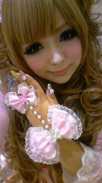 Gyaru Jewelry, Agejo Gyaru, Gyaru Style, Dolly Fashion, Dramatic Hair, Pose Dolls, Hime Gyaru, Gyaru Fashion, Kawaii Accessories