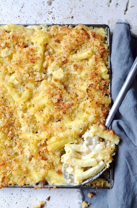 Roasted cauliflower Mac and Cheese Best Cauliflower Recipe, Tartiflette Recipe, Cauliflower Mac And Cheese, No Meat, Easter Dinner Recipes, Meatless Dinner, Interesting Recipes, Meat Dinners, Sheet Pan Dinners