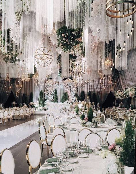 Castle Wedding Theme, Weddings Decorations Elegant Romantic, Fairytale Wedding Theme, Winter Wedding Table, Romantic Theme Wedding, Luxury Wedding Decor, Beautiful Wedding Decorations, Fairy Wedding, Reception Hall