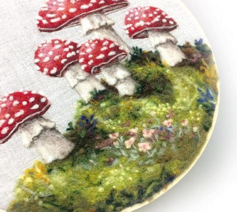 Fiber artist Dani Ives conjures the natural world in her unique take on the traditional craft of needle felting. Ives describes her method as "painting with wool," in which she applies her love of animals and her background in biology to build intricately layered portraits of a variety of flora and Art Mushroom, Wool Painting, Amanita Muscaria, Wild Garden, Wool Needle Felting, Felt Pictures, Colossal Art, Mushroom Fungi, Needle Felting Projects