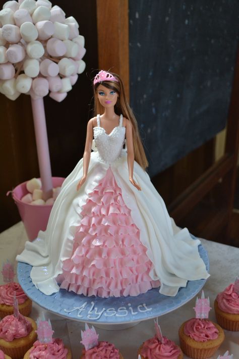 princess barbie cake Princess Dress Cake, Dolly Varden Cake, Elsa Torte, Barbie Dress Cake, Princess Doll Cake, Barbie Doll Birthday Cake, Barbie Doll Cake, Dolly Varden, Barbie Birthday Cake