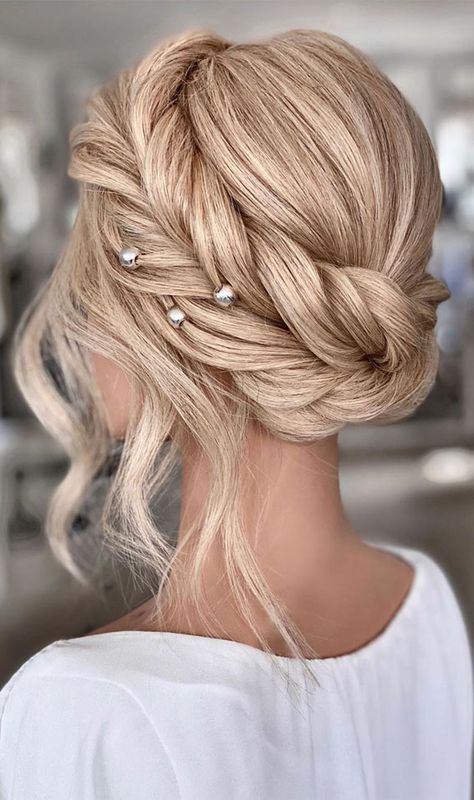 chunky braided updo, braided updo, wedding hairstyles Braided Crown Hairstyles, Messy Hair Updo, Romantic Wedding Hair, Romantic Hairstyles, Peinados Recogidos, Cornrow Hairstyles, Wedding Hair And Makeup, Hair Dos, Gorgeous Hair