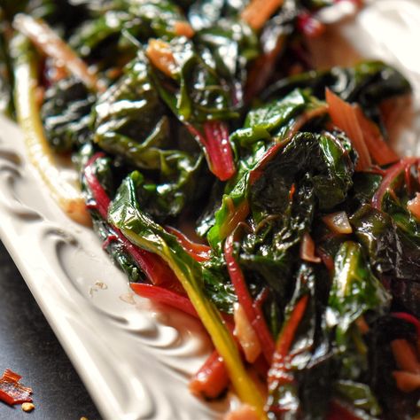 Chard Recipes Healthy, Swiss Chard Recipe, Swiss Chard Recipes Easy, Rainbow Chard Recipes, Vegetarian Italian Recipes, Herb Medicine, Sauteed Swiss Chard, Italian Side Dishes, Veggie Ideas