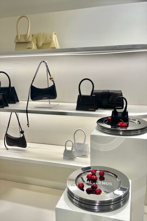 Jacquemus Le Grand Chiquito … curated on LTK Jacquemus Le Grand Chiquito, Le Grand Chiquito, Filler Photos, Everyday Purse, Black Handbags, Luxury Handbags, Purses Crossbody, Leather Handbags, Quick Saves