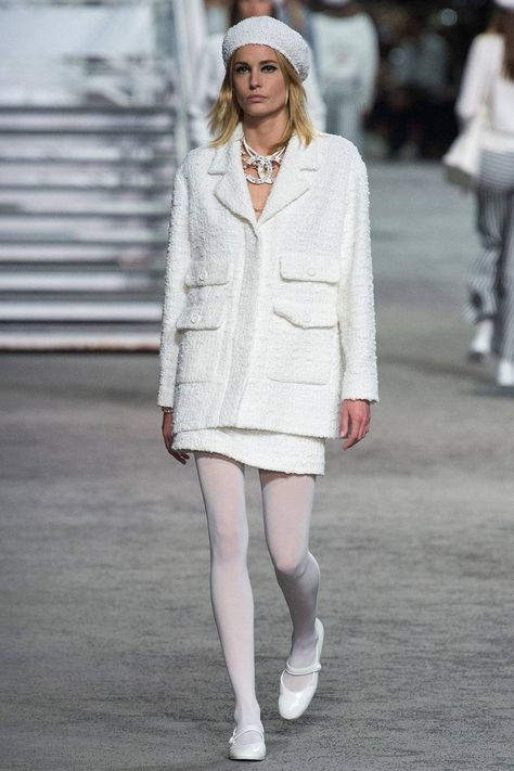 Chanel Spring/Summer 2019 Resort Collection, Cruise, La pausa Chanel 2019, Coco Chanel Fashion, Moda Chanel, Chanel Resort, Chanel Boutique, Chanel Outfit, Dress Chanel, Mode Chanel, Chanel Style