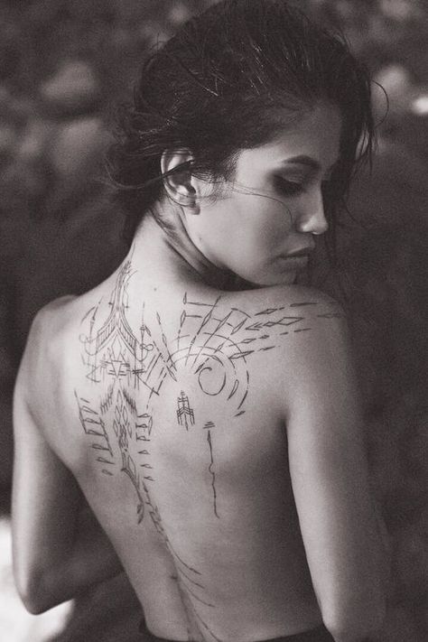 Woman With Tattoos, Sigil Tattoo, Back Tattoo Women, Baby Tattoos, Viking Tattoos, Black Ink Tattoos, Back Tattoos, Minimal Tattoo, Piercing Tattoo