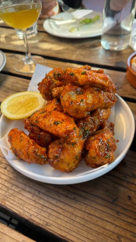 Wings , lemon , drinks,  restaurant , restaurant aesthetic Good Food Restaurant, Aesthetic Food Restaurant, Lemon Drinks, Drinks Restaurant, Soul Food Restaurant, Cocoa Brownies, Restaurant Aesthetic, Soul Food Dinner, Night Food