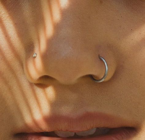 Piercings Septum, Double Nose Piercing, Cute Nose Piercings, Nostril Ring, Nose Piercing Hoop, Nostril Piercing, Fashion Fails, Cool Piercings, Cute Piercings