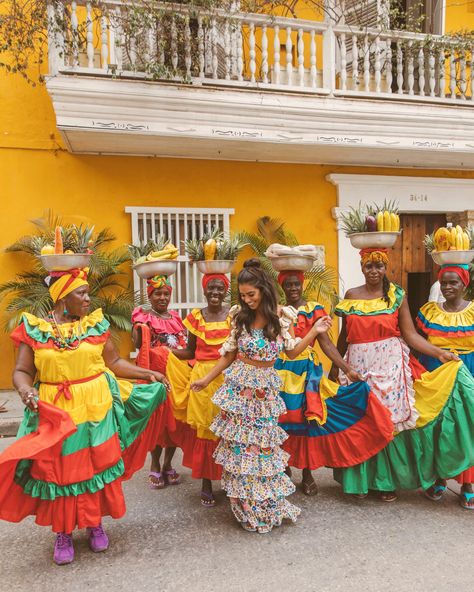 Colombian Fashion, Trendy Hotels, Colombian Culture, Havana Nights, Colombia Travel, Find Cheap Flights, Taxi Cab, Going On A Trip, Beautiful Hotels