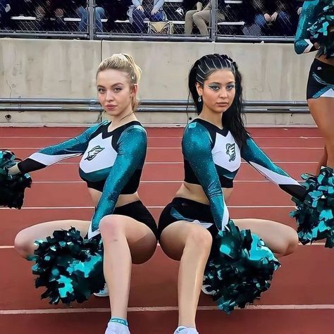 maddy perez on Instagram: “this duo😍🔥” Euphoria Cheerleader, Euphoria Costume, Aesthetic Halloween Costume Ideas, 3 People Halloween Costumes, Aesthetic Halloween Costumes, Creative Halloween Costume Ideas, Cassie Euphoria, Cheerleader Halloween, 3 People Costumes