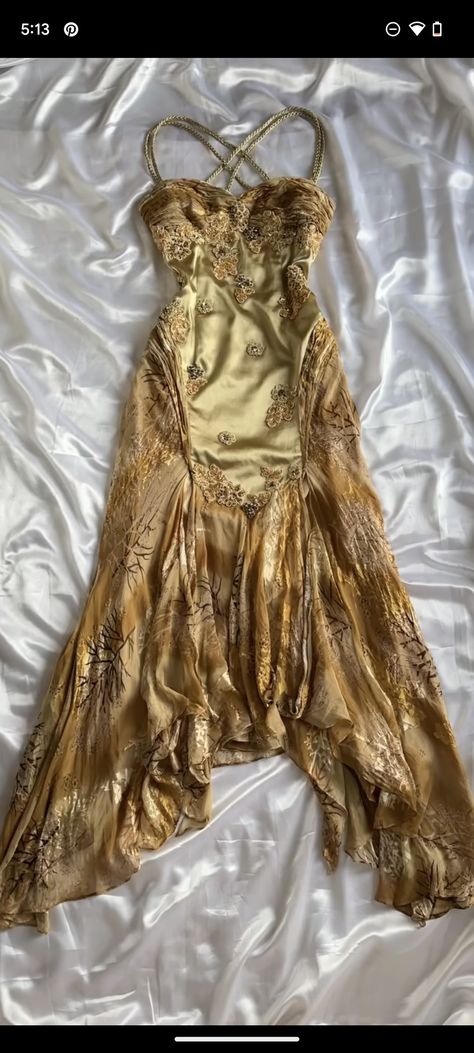 Gold 70s Dress, Egyptian Themed Prom Dress, Padme Inspired Prom Dress, Earthy Dress Gowns, Star Inspired Dress, Earthy Dresses Formal, Nature Dress Aesthetic, Nontraditional Prom Dresses, Unconventional Prom Dress