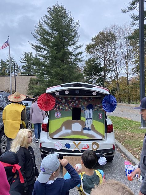 Trunk Or Treat Family Costumes, Trunk Or Treat Baseball Theme, Trunk Or Treat Baseball, Baseball Trunk Or Treat, Baseball Trunk Or Treat Ideas, Trunker Treat Ideas, Trunk Or Treat Ideas, Baseball Theme Party, Baseball Theme