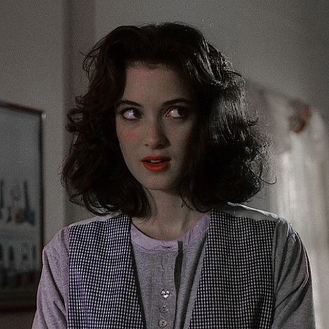 Winona Ryder 90s, Veronica Heathers, Heathers Movie, Winona Forever, Veronica Sawyer, Heathers The Musical, Winona Ryder, Hair Lengths, Actors & Actresses