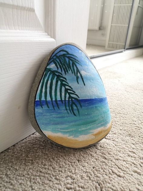 Painted Rock Beach Scene, Rock Painting Ideas Sea, Rock Painting Ocean, Hawaii Painted Rocks, Rock Painting Ideas Ocean, Beach Painted Rocks Ideas, Rock Painting Ideas Beach, Ocean Rock Painting, Rock Painting Beach