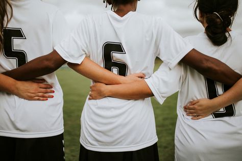 6 Ways Youth Sports Parents Can Be Better Youth Sports Parents, Sports Parent, Female Soccer, Men's Soccer Teams, Female Soccer Players, Soccer News, Youth Sports, Team Player, Parenting Teens