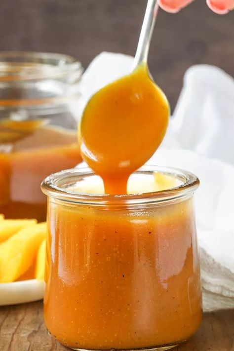 Mango Coulis Recipe, Mango Sauce Dessert, Mango Glaze Recipe, Mango Puree Recipe, Mango Sauce Recipe, Mango Glaze, Breakfast Pancakes Recipe, Coulis Recipe, Mango Coulis