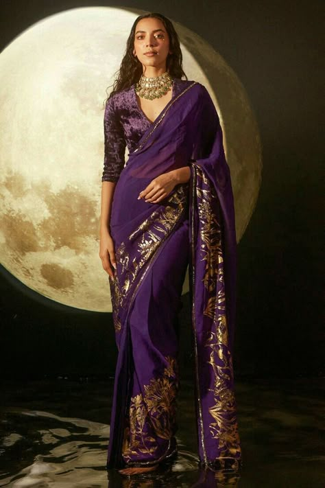 Purple Saree Aesthetic, Purple Indian Outfit, Purple Saree Look, Purple Satin Saree, Purple Saree Blouse, Fusion Saree, Desi Fusion, Saree Draping Ideas, Purple Sari