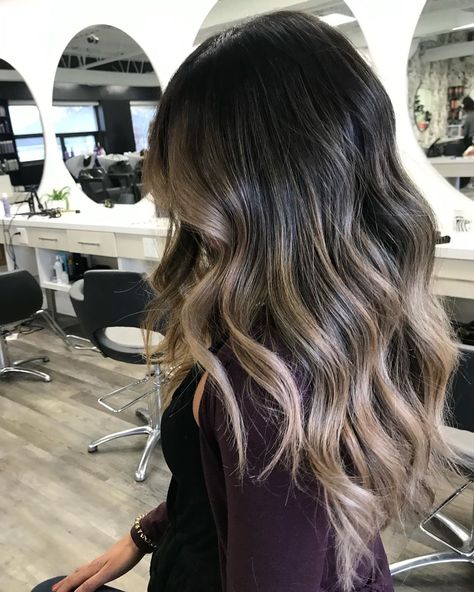 Hair Color Melt, Grown Out Balayage, Root Melt, Root Melt Brunette To Blonde, Mushroom Hair, Balayage Hair Dark, Brown Hair With Blonde Highlights, Brunette Balayage Hair, Balayage Brunette