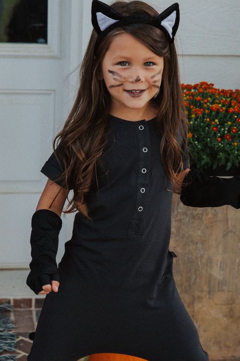 Check out this easy DIY Cat Halloween costume featuring RAGS! Get a Halloween outfit your kids can wear year round. Easy Halloween costumes, last minute Cat kids costume, girls kitty Halloween costume, gender neutral Halloween costume, baby Halloween costume, Halloween costumes with what you have in your closet, last minute Halloween costumes for kids, cheap Halloween costume ideas, quick Halloween costumes for little girls, quick Halloween costumes for boys, toddler Halloween costume Cat Halloween Costume For Kids, Easy Halloween Costumes Last Minute, Kitty Halloween Costume, Cat Costume Kids, Neutral Halloween, Quick Halloween Costumes, Cheap Halloween Costumes, Kids Costumes Girls, Diy Costumes Kids