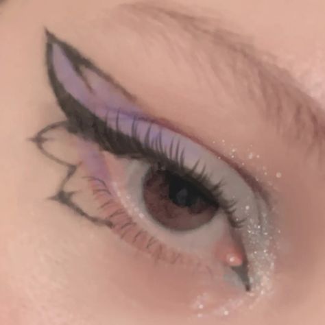 Portals Butterfly Melanie Martinez, Douyin Butterfly Makeup, Portals Makeup Look, Melanie Martinez Concert Makeup Ideas, Portals Makeup Ideas, Portals Tour Makeup, Portals Makeup Melanie, Melanie Martinez Makeup Ideas, Portals Inspired Makeup