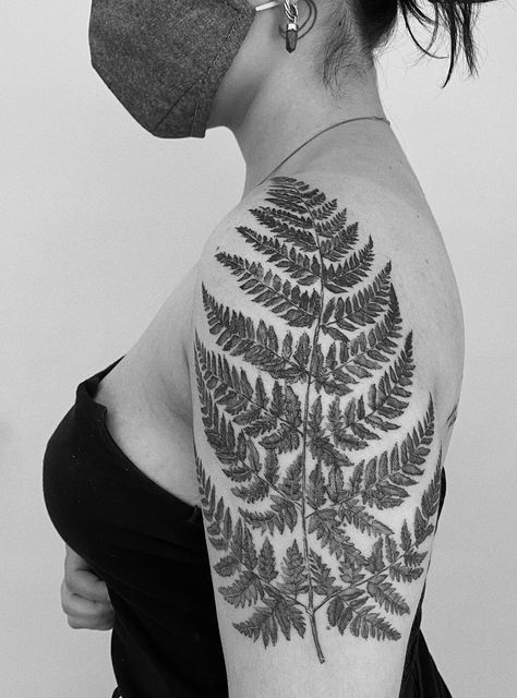 Willow Tree Tattoos, Botanical Tattoos, Scar Cover Up, Tattooed People, Fern Tattoo, Heavily Tattooed, Throat Tattoo, Clever Tattoos, Being Unique