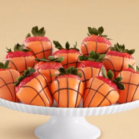 Basketball Food, Basketball Treats, Sports Food Ideas, March Madness Parties, Basketball Baby Shower, Basketball Theme Party, Sports Banquet, Basketball Birthday Parties, Basketball Cake