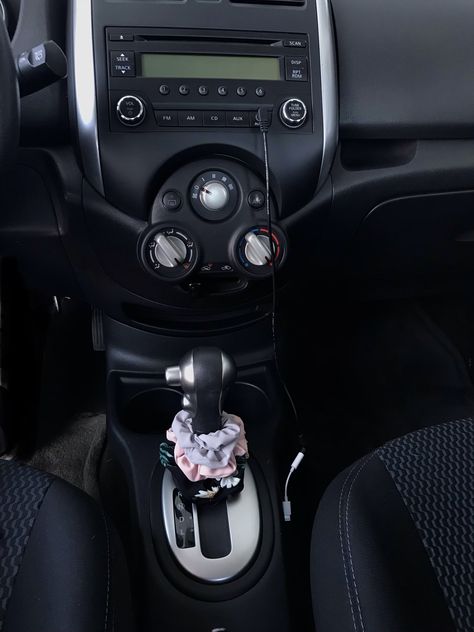 Cute Car decoration / accessories - Nissan Versa Note 2014 Nissan Accessories, Cars Interior, Girly Car Accessories, Car Guide, Sedan Cars, Girly Car, Nissan Cars, Nissan Versa, Vsco Girl