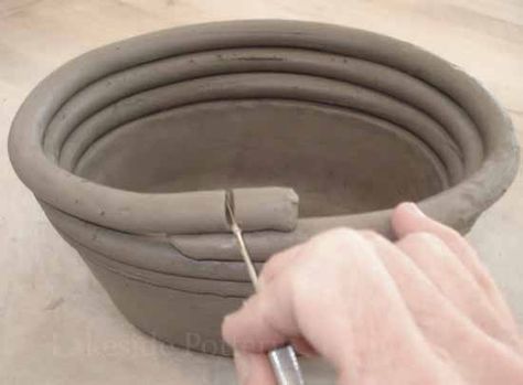 How to Make a Coil Pot? Step-By-Step Pot Construction Lesson Coil Vase, Dough Clay, Ceramic Shoes, Coil Pottery, Pottery Lessons, Coil Pots, Art Teaching, Pottery Handbuilding, Slab Pottery