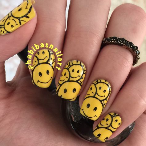 Smiley Nails, Infinity Nails, Nail Prices, Dinner Plans, Accent Nail, Nail Design Inspiration, Nail Art Set, Sinful Colors, Nail Art Designs Diy