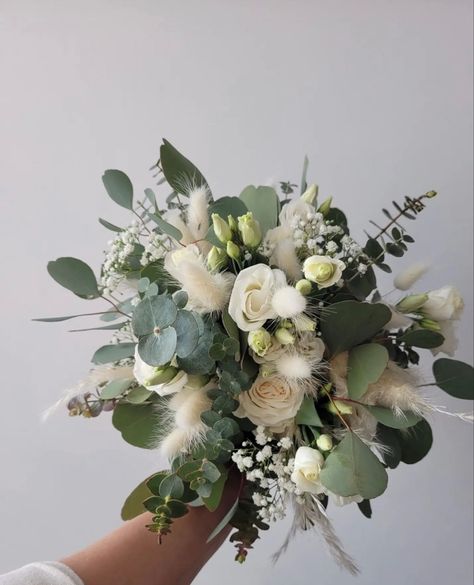 Wedding Bouquets White And Green Simple, Spring Wedding Flowers Centerpieces, Elegant Wedding Colors, Wildflower Wedding Bouquet, Eucalyptus Bouquet, Diana Wedding, Woodsy Wedding, Bridal Bouquet Flowers, Spring Wedding Flowers