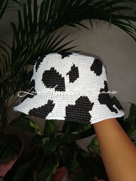 Cow Print Bucket Hat, Cowgirl Things, Cow Hat, Crochet Products, Crocheted Hats, Crochet Cow, Crochet Bucket Hat, High Fashion Outfits, Crochet Fashion Patterns