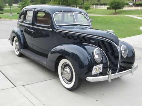 1938 Ford Deluxe Sedan Automobile Advertising, Vintage Vehicles, Classic Vehicles, Ford Cars, Old Fords, Ford Classic Cars, Old Classic Cars, Vehicles For Sale, American Cars