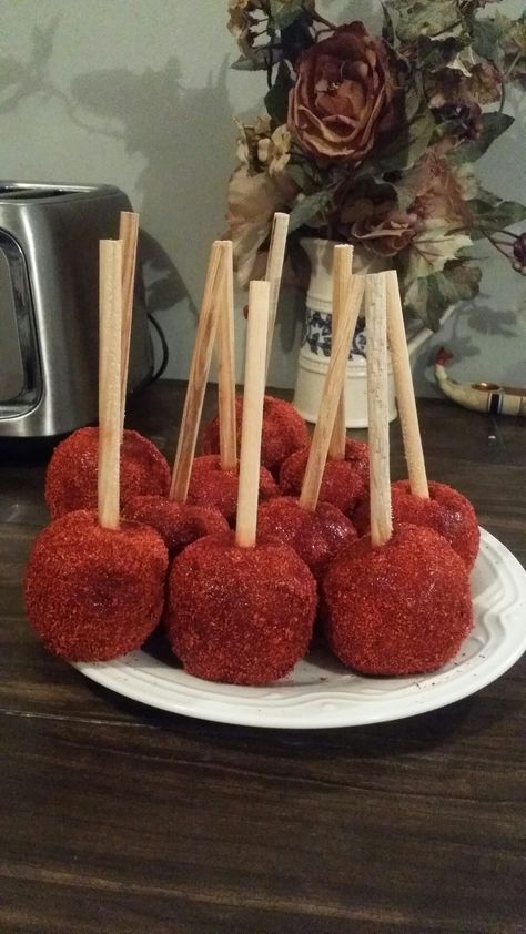 Chamoy Apples, Mexican Dessert Table, Junk Food Snacks, Mexican Dessert, Easy Baking Recipes Desserts, Tasty Baking, Tamarindo, Easy Baking Recipes, Easy Baking