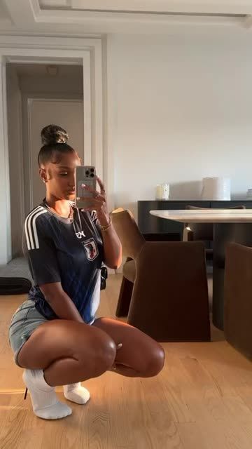 View this Snap from Bernice Burgos on Snapchat! Bernice Burgos Outfit, 1m Subscribers, Bernice Burgos, Miracle Watts, Ig Models, Interracial Love, Burgos, Beautiful Love, Pretty Face