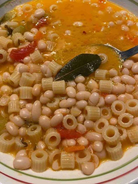 Rigatoni Pasta Recipes, Pasta Fazool, Italian Comfort Food, Bean Pasta, Stanley Tucci, Italian Vegetables, Italian Pasta Recipes, Chickpea Pasta, Pasta E Fagioli