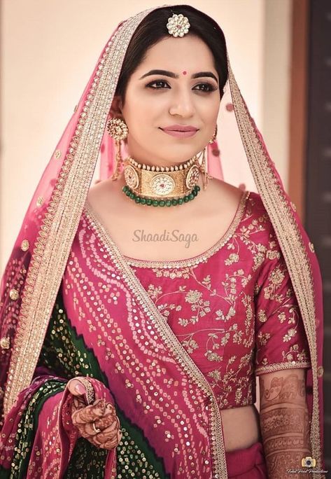 Bridal Jewellery Ideas, Lilac Lehenga, Brides Jewellery, Tikka Designs, Rajasthani Bride, Rajasthani Dress, Indian Wedding Bride, Rajputi Dress, Bridal Makeup Images