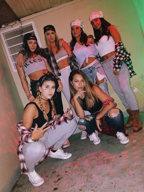 Rapper, Gangster, Thug DIY Costume Rapper Costume Female, Thug Halloween Costume, 90s Gangster Outfits, Thug Costume, Rappers Costume, Rapper Halloween Costume, Gangster Halloween Costumes, Gang Costumes, Rapper Costume