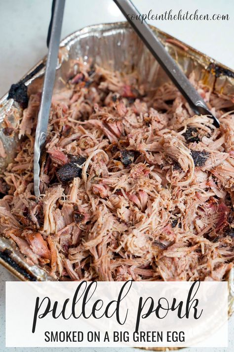 Green Egg Pulled Pork, Green Egg Pork Shoulder, Big Green Egg Pork Shoulder, Smoked Boston Button Recipe Green Egg, Big Green Egg Pulled Pork, Pork Loin Smoker Recipes, Pork Rib Rub Recipe, Bge Recipes, Big Green Egg Smoker