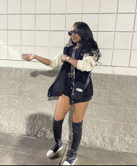 Rick Owens Outfit, Rick Owens Boots, Rick Owens Shoes, Black Women Fashion, Back To School Outfits, Boots Outfit, Rick Owens, Fashion Inspo Outfits, Knee Boots