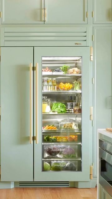 Hidden Fridge, Integrated Fridge, Luxury House Designs, Pretty House, Home Decor Kitchen, Decor Kitchen, Cool Gadgets, Lake House, Kitchen Ideas