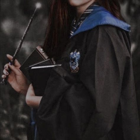 Ravenclaw Uniform, Ravenclaw Girl, Ravenclaw Outfit, Ravenclaw Quidditch, Aesthetic History, Hogwarts Life, Hogwarts Uniform, Rp Aesthetic, Ravenclaw Slytherin