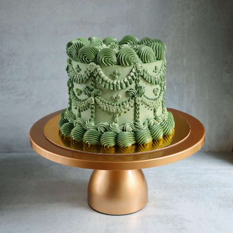 Victorian Cakes, Bolo Vintage, Bolo Barbie, Cake Piping, Vintage Cakes, Green Cake, Cake Trends, Cake Gallery, Oui Oui