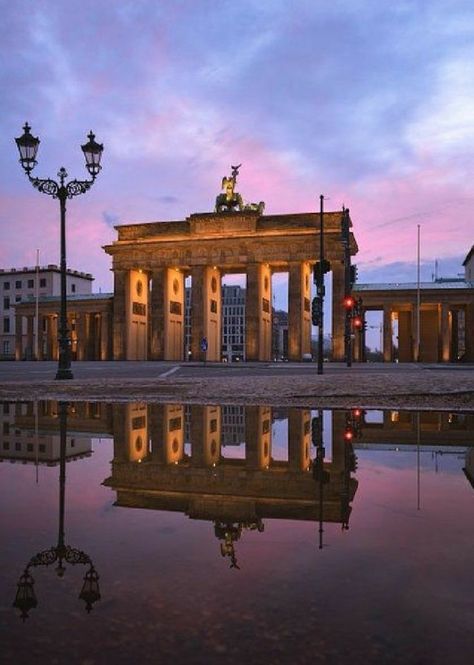 Berlin Aesthetic, List Of Cities, Berlin Travel, Brandenburg Gate, Berlin City, Places In Europe, Christmas Travel, The Vibe, The Capital