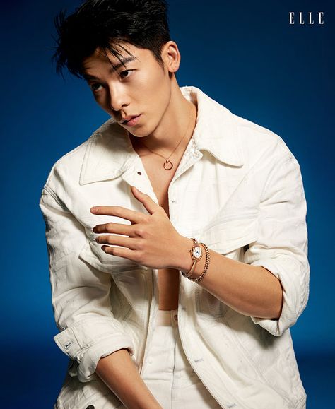 Greg Hsu is the Cover Star of ELLE Singapore June 2023 Issue Male Art Poses, Model Portfolio Examples, Greg Hsu, Self Portrait Drawing, Group Photo Poses, Portfolio Examples, Cover Boy, Men Photoshoot, Mens Editorial