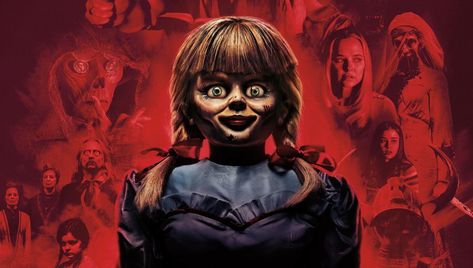 Tonight's Film: #AnnabelleComesHome After the mother and father leave on a trip,the Warren daughter is left home with her babysitter and a grieving teen, seeking to talk to her departed father; as such, the teen lets Annabelle out of her glass case and soon all hell breaks out. B Annabelle Creation Movie, Warren Museum, Conjuring Film, Annabelle Comes Home, Conjuring 3, Annabelle Creation, Annabelle Doll, Lorraine Warren, Patrick Wilson