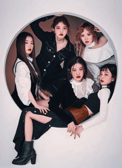 Red Velvet Ot5 Photoshoot, Red Velvet Group, Velvet Photoshoot, 2020s Fashion, Photoshoot Pictures, Kpop Women, Red Velvet Photoshoot, Red Velet, Velvet Aesthetic