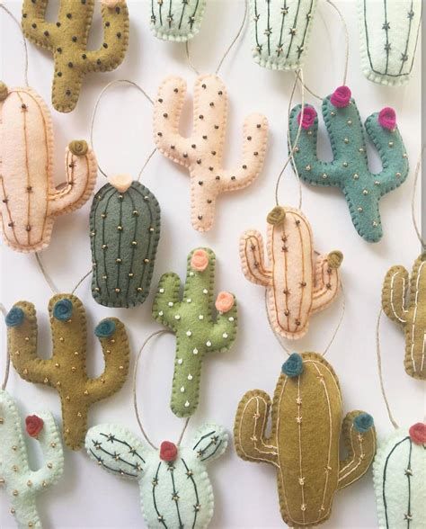 Mixed Cactus Garland, Cactus Banner, Succulents, Saguaro Embroidery Cactus, Boyfriend Christmas Diy, Diy Christmas Gifts For Boyfriend, Diy Gifts For Girlfriend, Diy Anniversary Gift, Diy Gifts For Dad, Christmas Stockings Diy, Cactus Diy, Diy Gifts For Mom