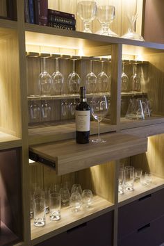 Cocina (Espacio 29 Casa FOA 2014) / Estudio Gabi Lopez M�ás Zigarren Lounges, Crockery Unit, Bar Unit, Wine Cellar Design, Cellar Design, Bar Storage, Home Bar Designs, Bar Room, Mobile Bar